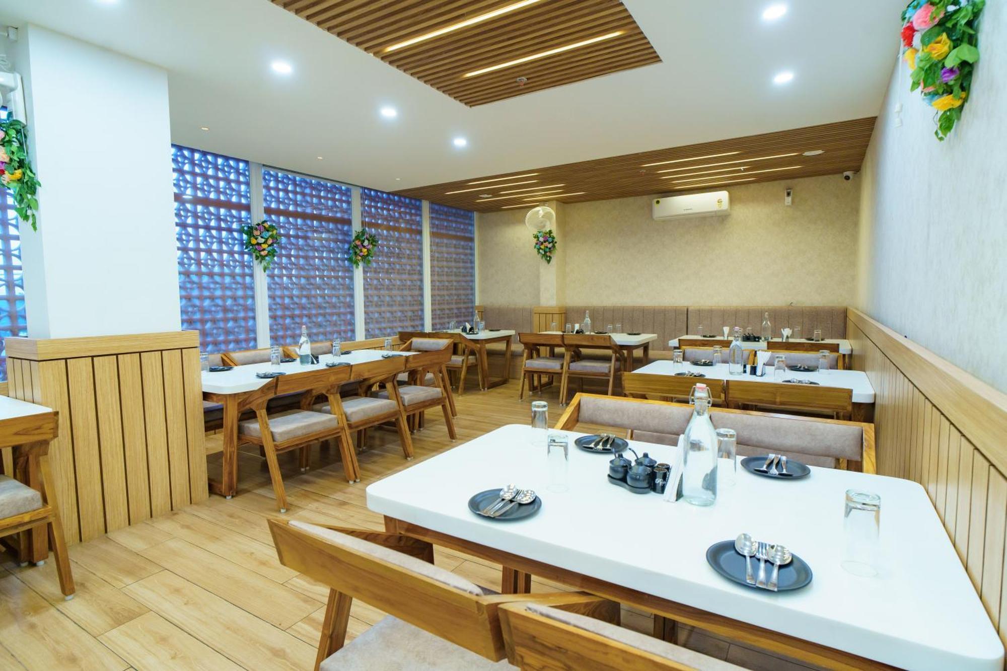 Satyabhama Inn Pathara Exteriör bild